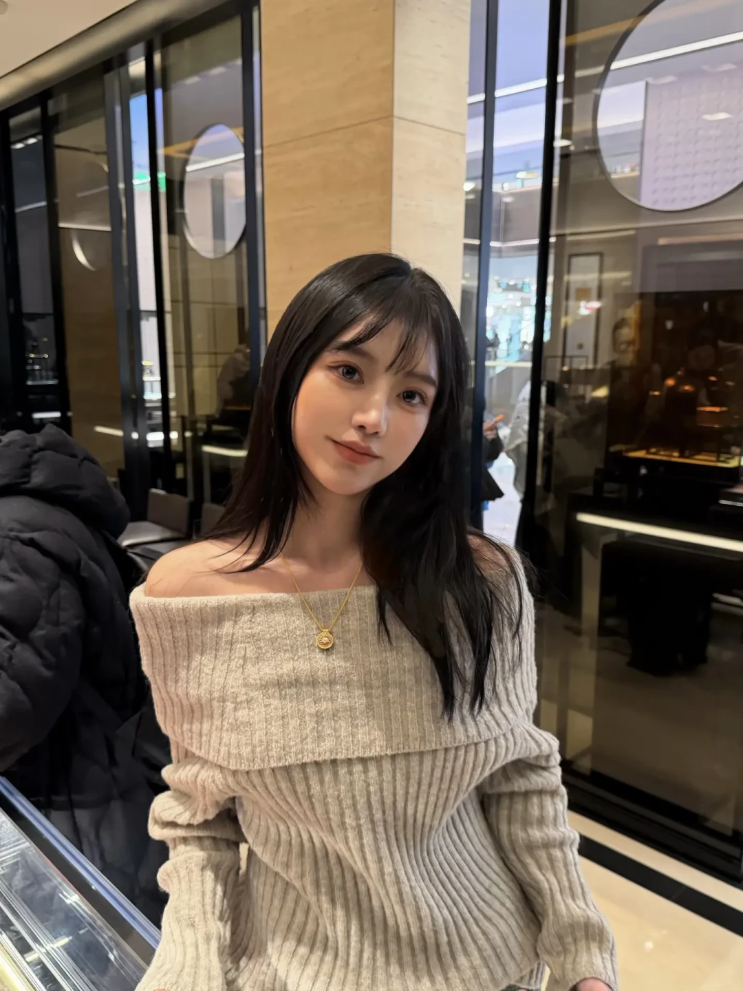 金饰克价重回1365元,老铺二手价却腰斩:买金前,这笔