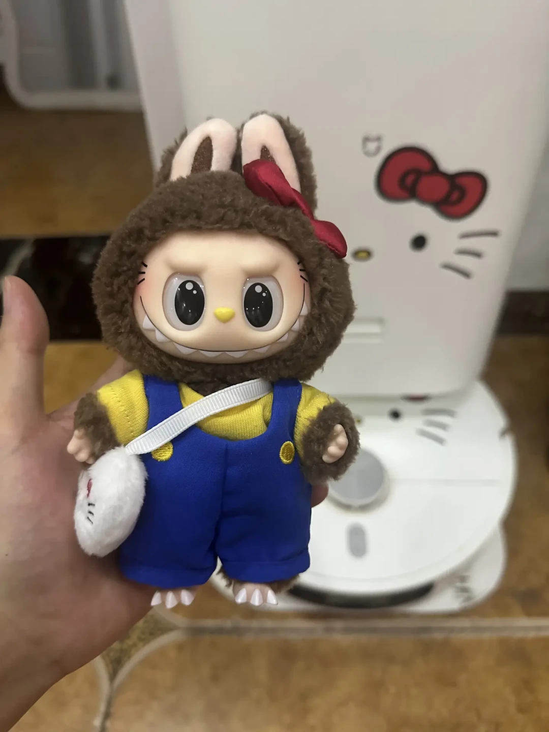 从溢价8倍到原价补货：LABUBU×凯蒂猫隐藏款这半年，现在入手到底值不值？