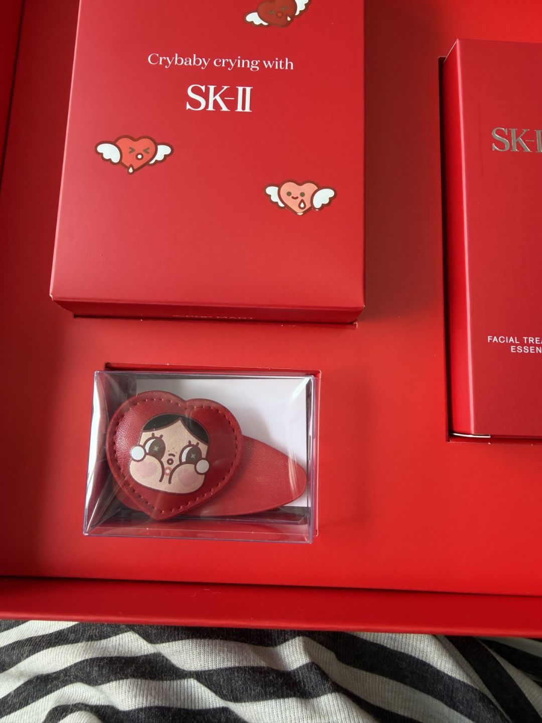 七夕后第3天,SK-II×泡泡玛特联名礼盒被拆着卖:哭娃摆件200元,想捡漏神仙水的先看完这篇
