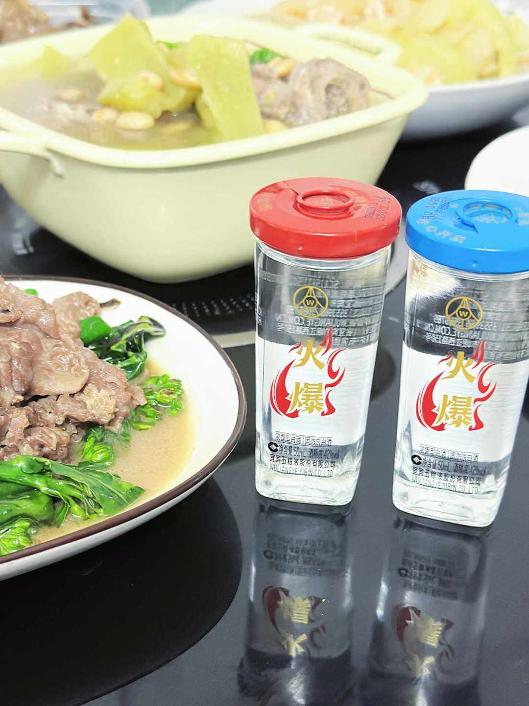 宇树的答谢宴没有茅台,热搜又骂“白酒难喝”:要死的是酒桌,要变的是白酒