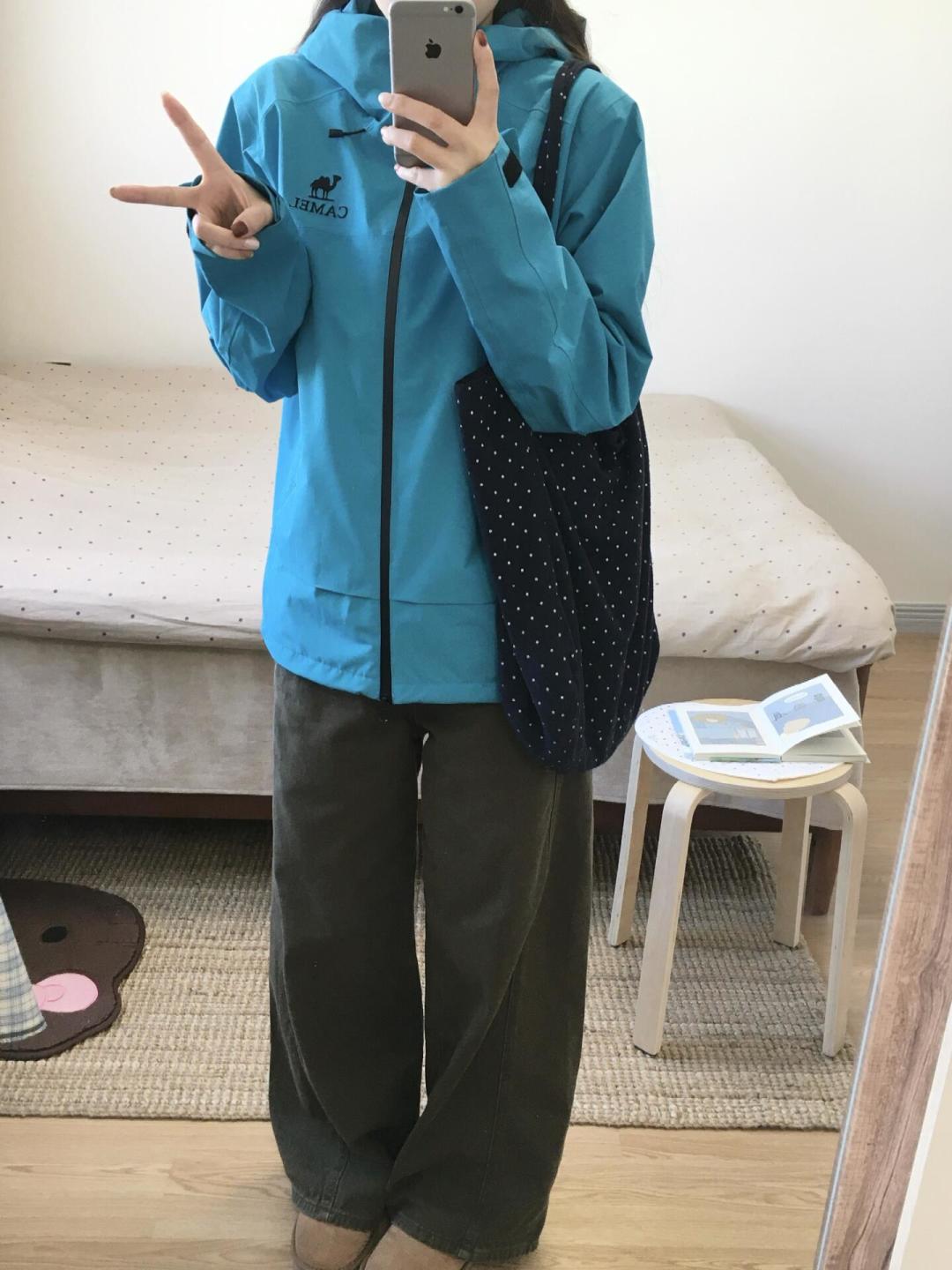 王俊凯、王一博接连代言,骆驼冲锋衣这个秋天还能闭眼入吗?先看清这5件事