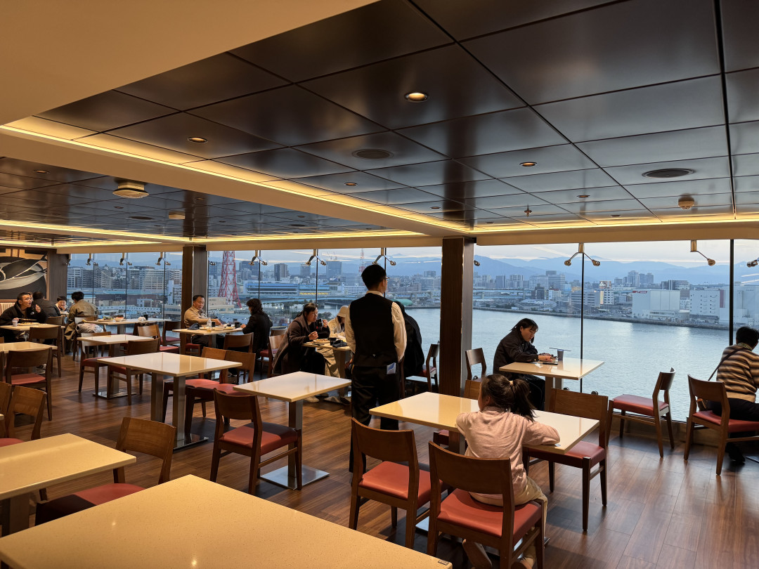 MSC荣耀号国庆航次进入涨价期:内舱、阳台房还是游艇会,我翻完全网真实测评帮你算了这笔账