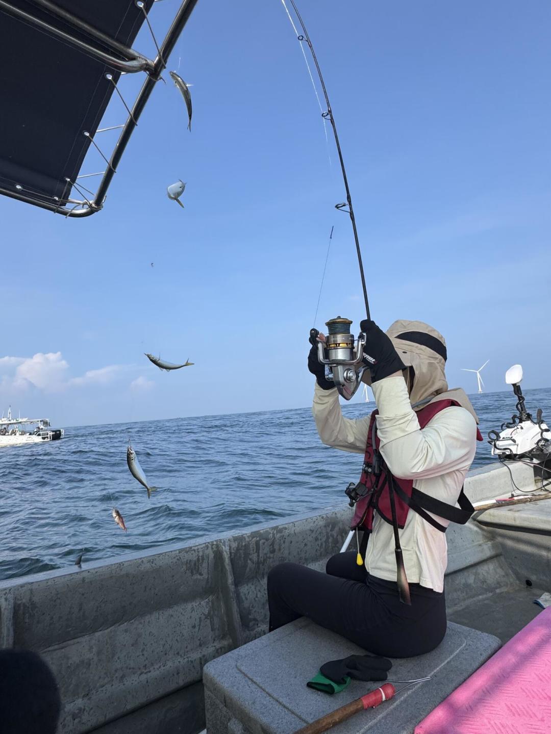 开渔第一周,风车塔马鲛进入咬口窗口:拼船480-700元一位,这笔钱怎么花才不亏