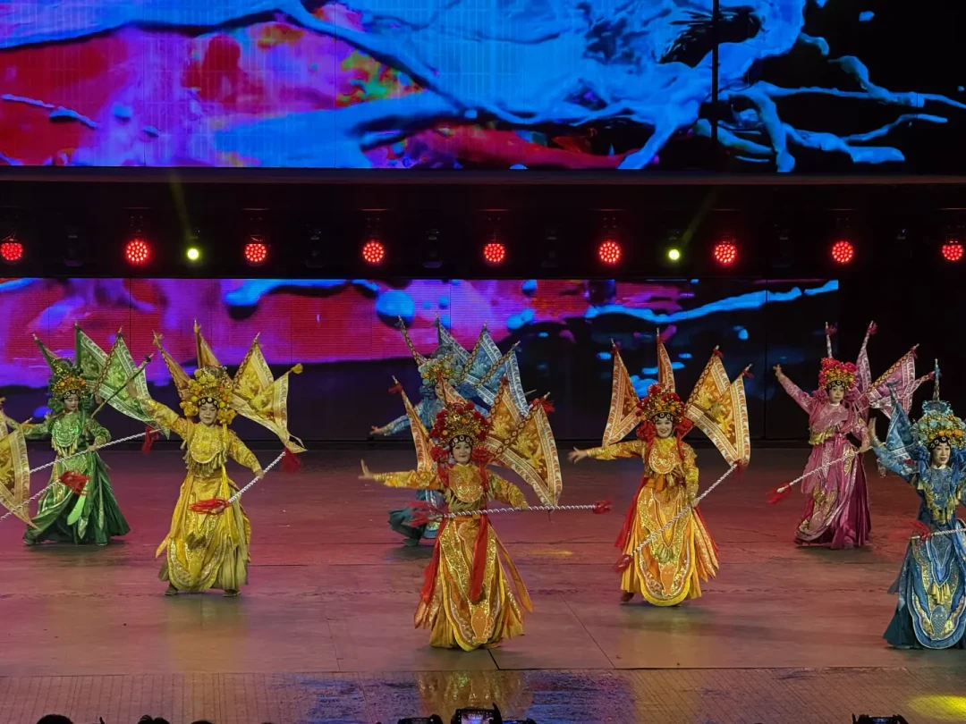 锦绣中华“抢话筒为家乡代言”出圈,8月31日收官剩9天:五十几元的夜场票值得末班车冲吗