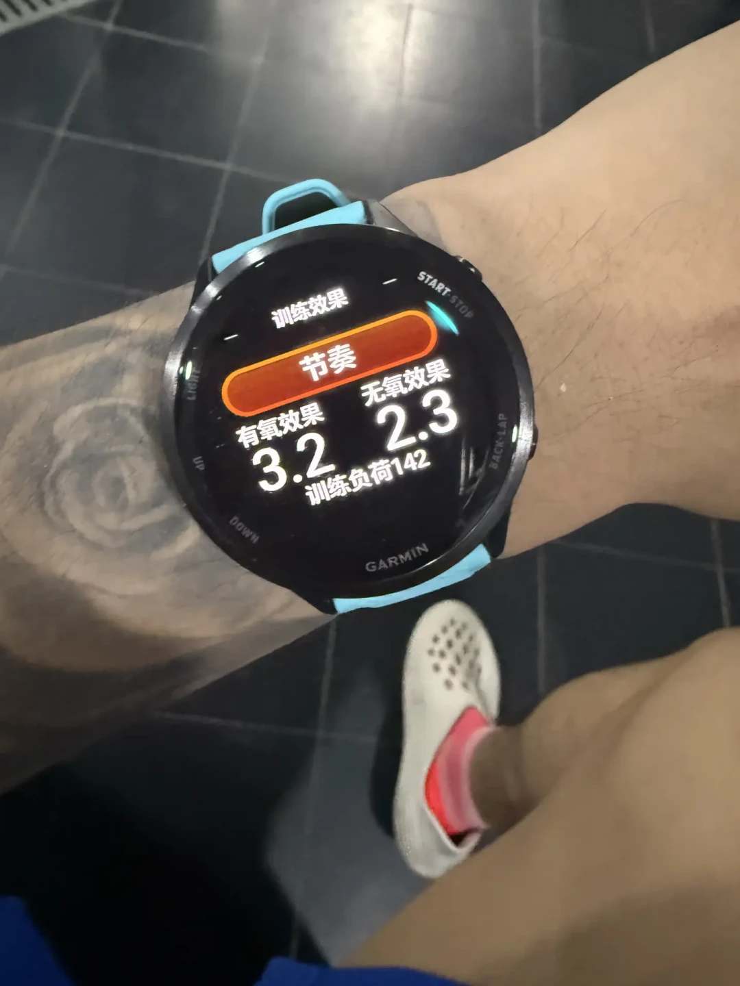 秋赛名额陆续开奖，跑表还没定：把4个品牌12款表的到手价对了一遍，4类跑者的答案和坑都列好了