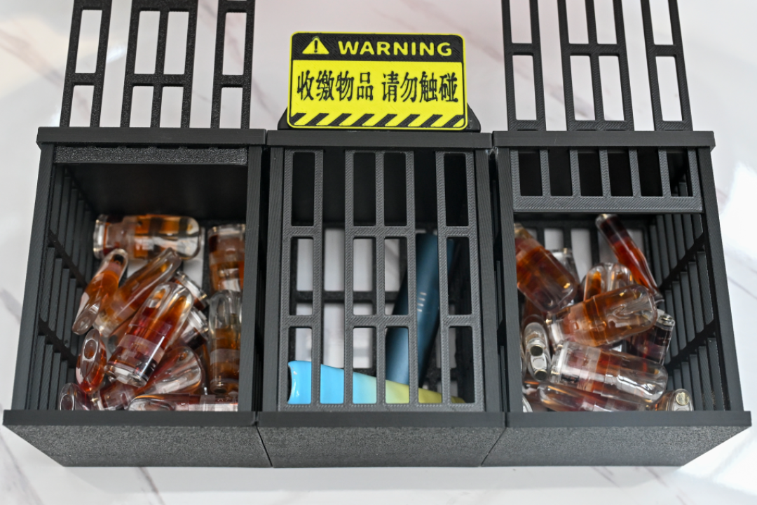 带电子烟去香港:不吸也当场罚3000港元,今天有人因携带入境被判监6个月