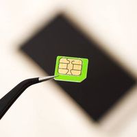 一部手机四张卡？实测eSIM手机后说实话