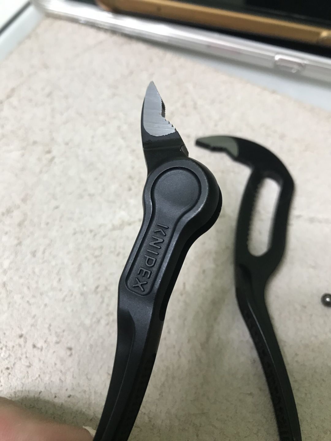 假货凯尼派克4寸Cobra卖150,正好是正品促销价:翻完全网真假帖,我整理出5个观察点和3套话术