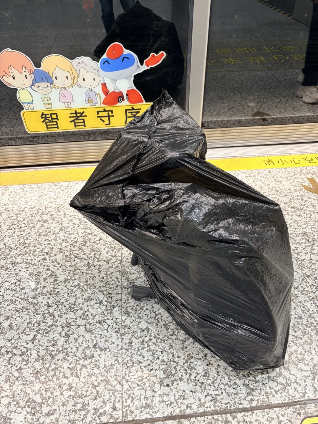 上海地铁放开折叠车后,我把大行官方尺寸逐城对了一遍新规:卖得最好的P8超了3厘米,哪台能稳进一目了然