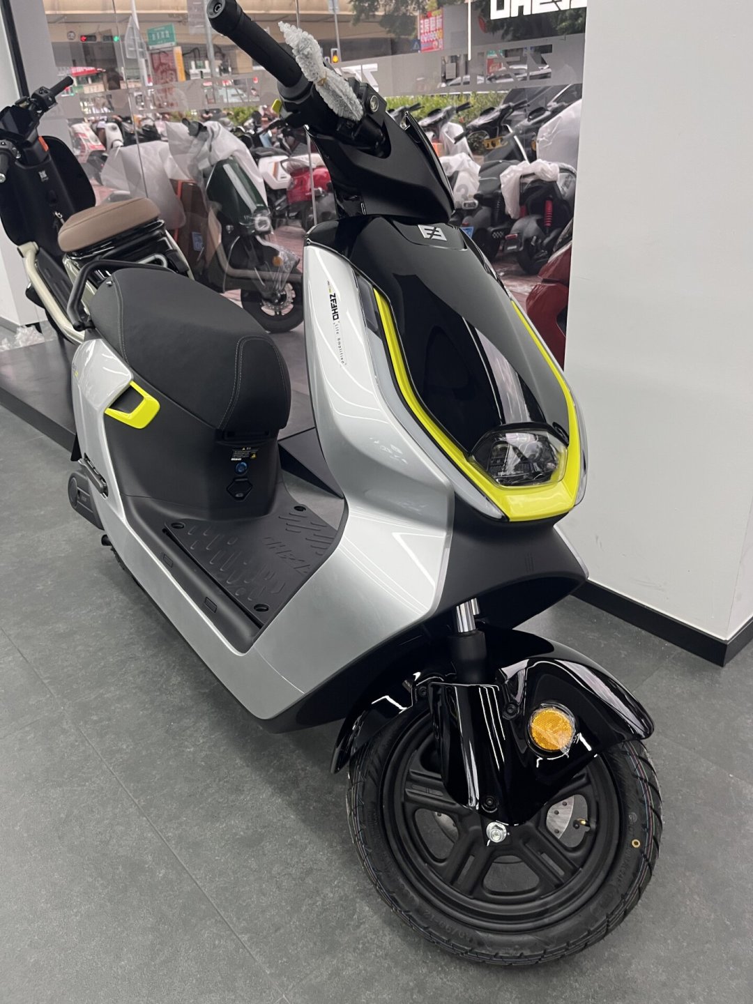 极核8月20日发布新车,正好撞在九号的价格带上:付款前先算这三笔账