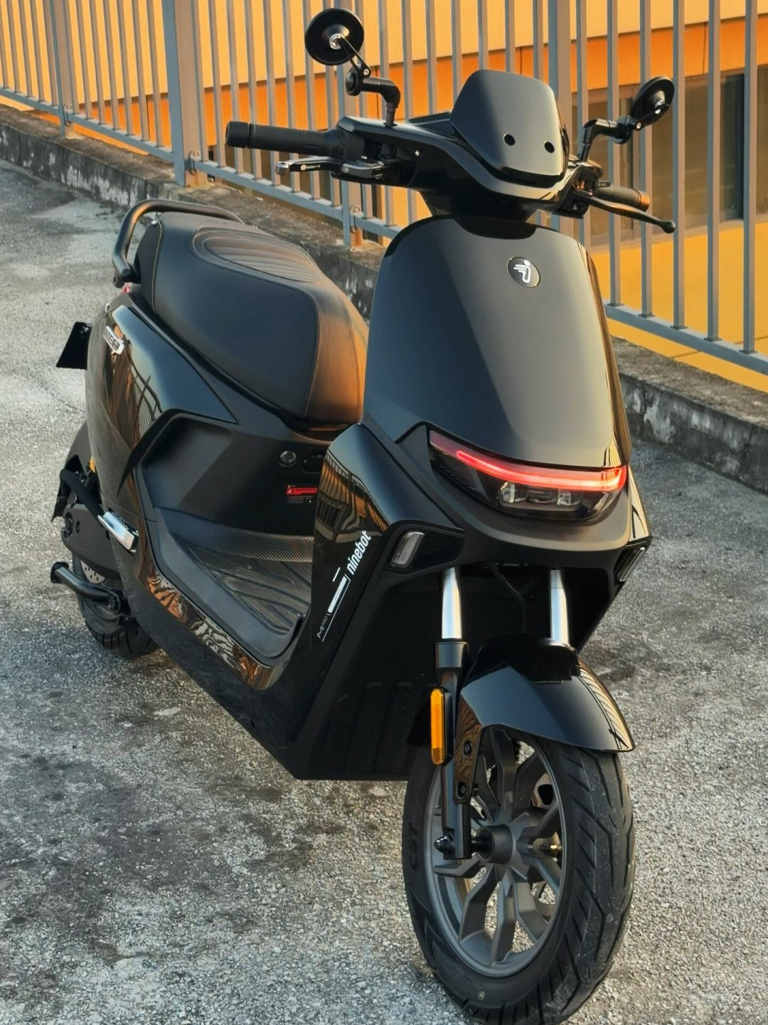 极核8月20日发布新车,正好撞在九号的价格带上:付款前先算这三笔账