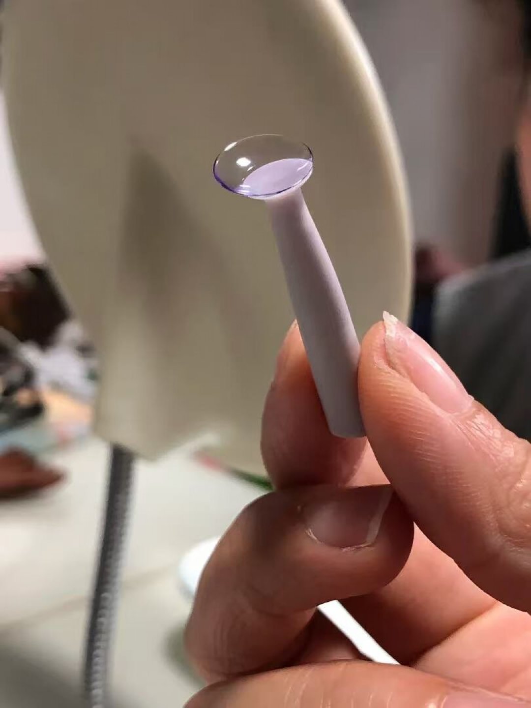 暑假最后KPI是带娃查视力：阿托品300元，离焦镜4000元，OK镜上万——近视防控四档钱，哪笔才值得花？