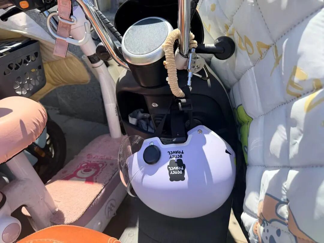 20元的电动车儿童座椅销量过万,却几乎查不到强制认证:开学前,接送家长先把这3件事搞清楚