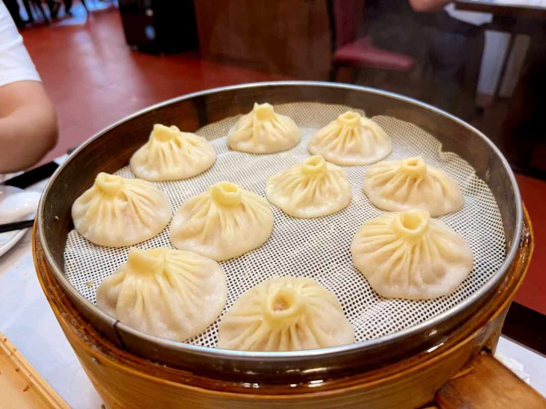 一半人说避雷,开封第一楼的灌汤包还值得专程去吃吗?