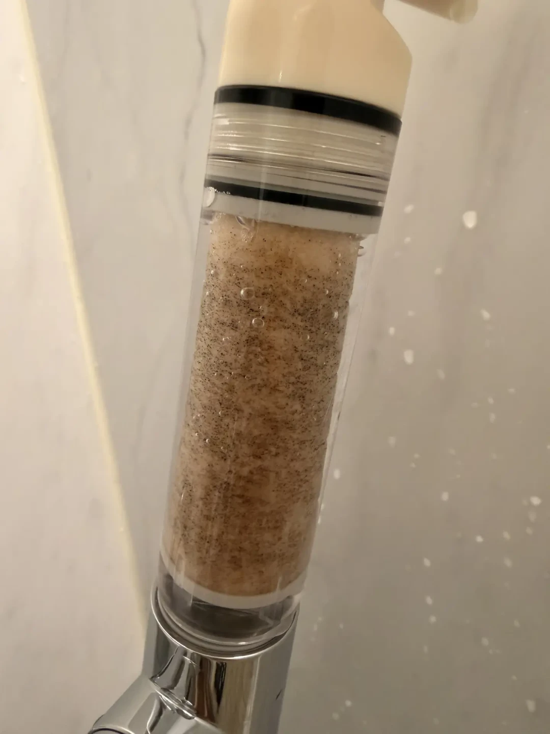 在海上第4天滤芯黄透了:邮轮过滤花洒到底值不值得带?把三条船的“证据”摆在一起看