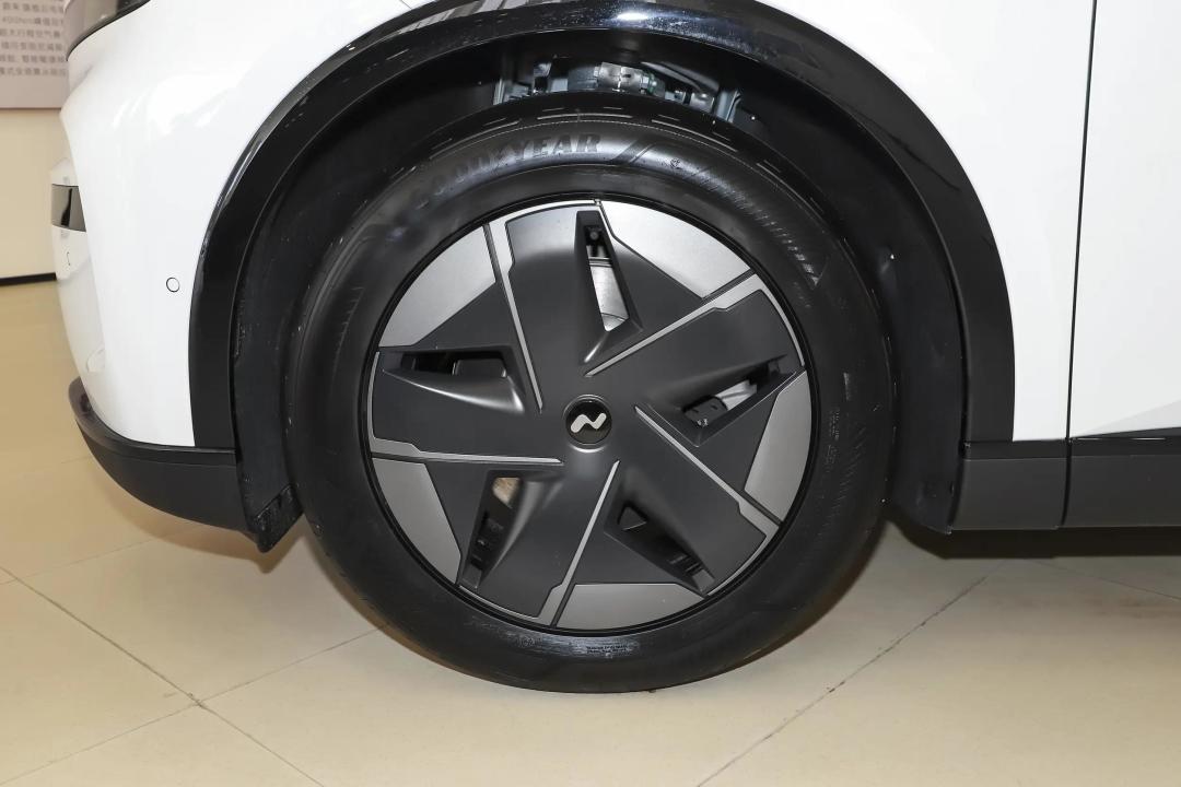 乐道L80还没提车?翻完全网等车帖:60度卡在电池,85度卡在信息,三件事要做,一个日子要盯