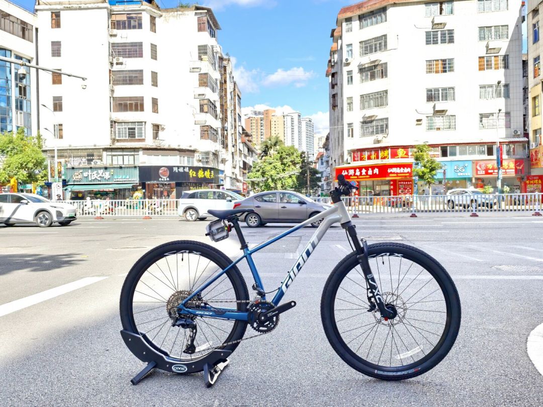 捷安特把入门软尾打到3998元:Stance 3到店,同价27款XTC800怎么选