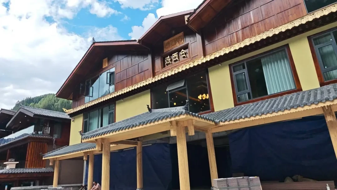 “我们刚开业,只想要好评”:国庆前扎堆上线的新民宿,正把租房圈的“串串房”担忧带进民宿圈,下单前先问这4句话