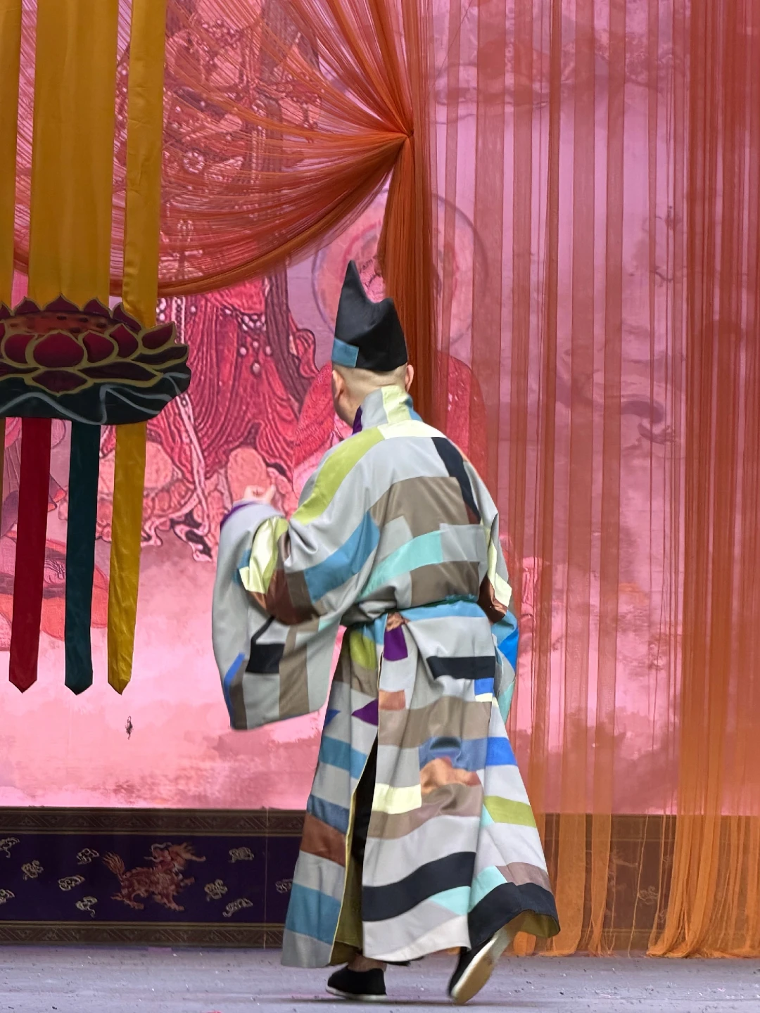 巡演停摆、官微停更:麒麟剧社给全国戏迷留了一场大赛,11月决赛