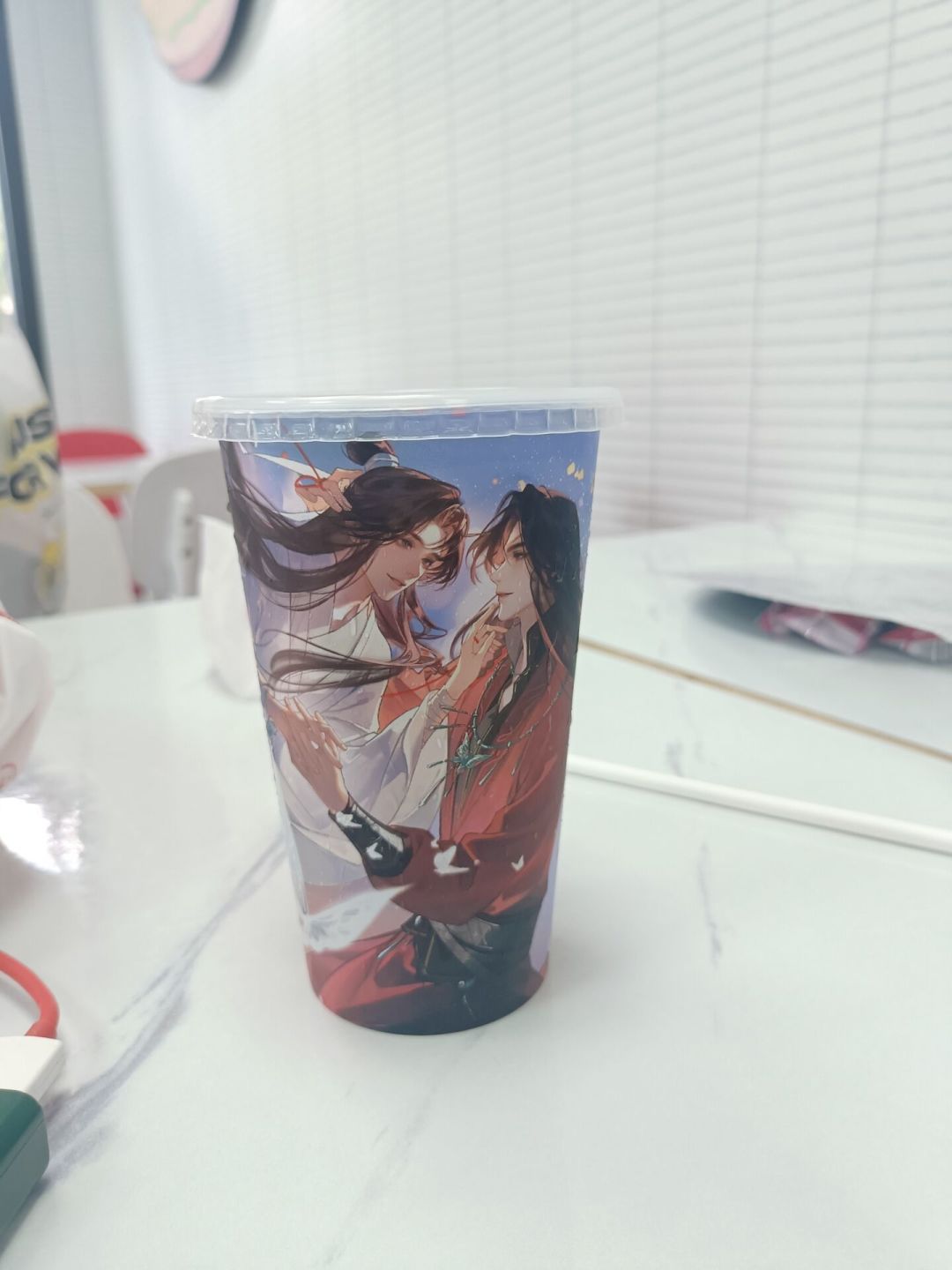 《天官赐福》版权双亿上热搜，华莱士联名二弹还在进行：把周边的账算清楚再决定吃还是收