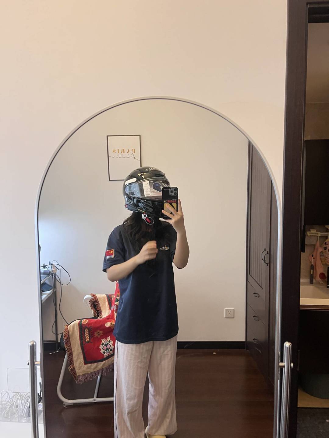 女骑的第一顶SHOEI,别从配色开始选:Z8清仓窗口里把尺码和盔型定对