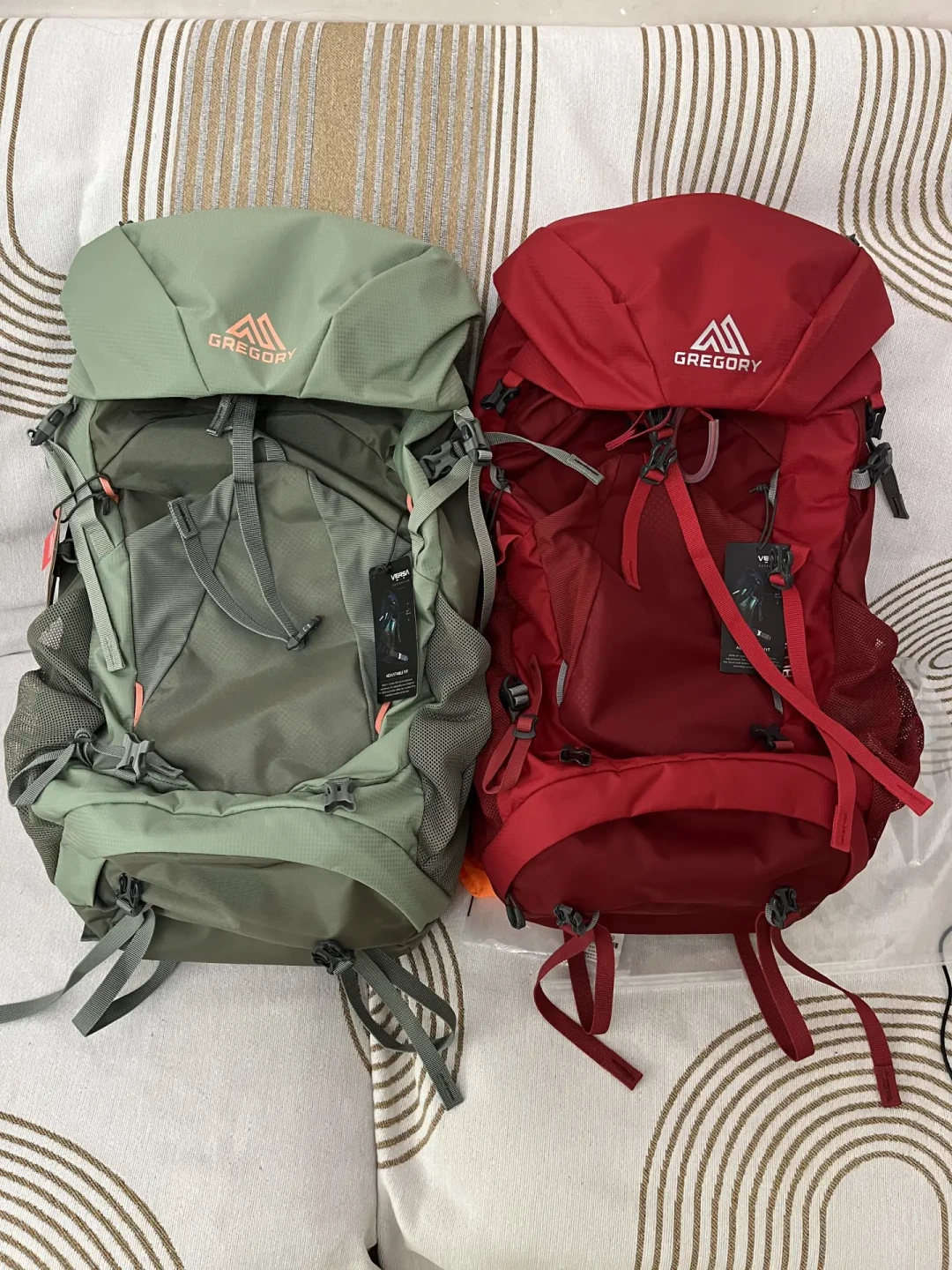格里高利红色系配色又