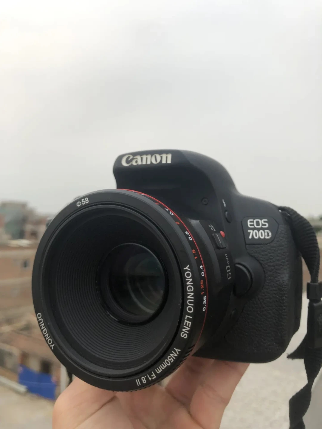 开学季第一支镜头为什么总推永诺50mm:六个版本、五种卡口,三个坑踩了就是浪费钱