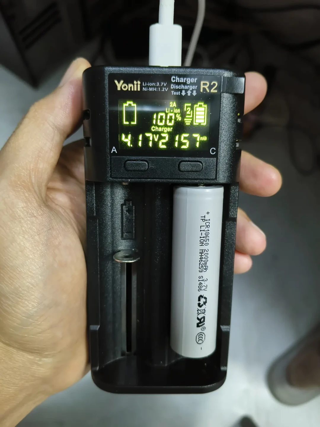 35元电池敢标“99999999VF”,拆开是沙子:翻完4.4万播放的拆解视频和230条评论,我把虚标电池的识别账算清了