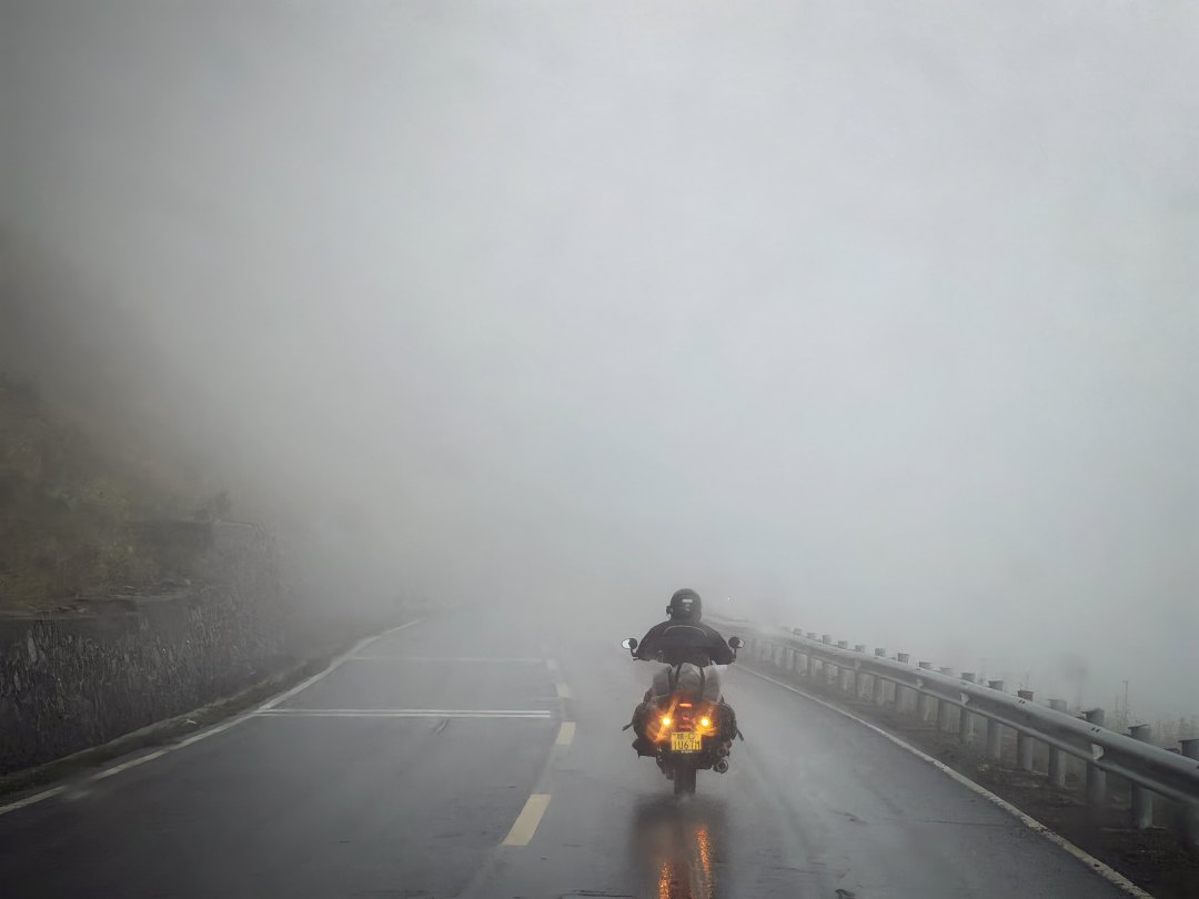 独库公路别再硬挤一天跑完:8天5次管制,通行窗口压缩到13小时,我算了笔两天乔尔玛过夜的账