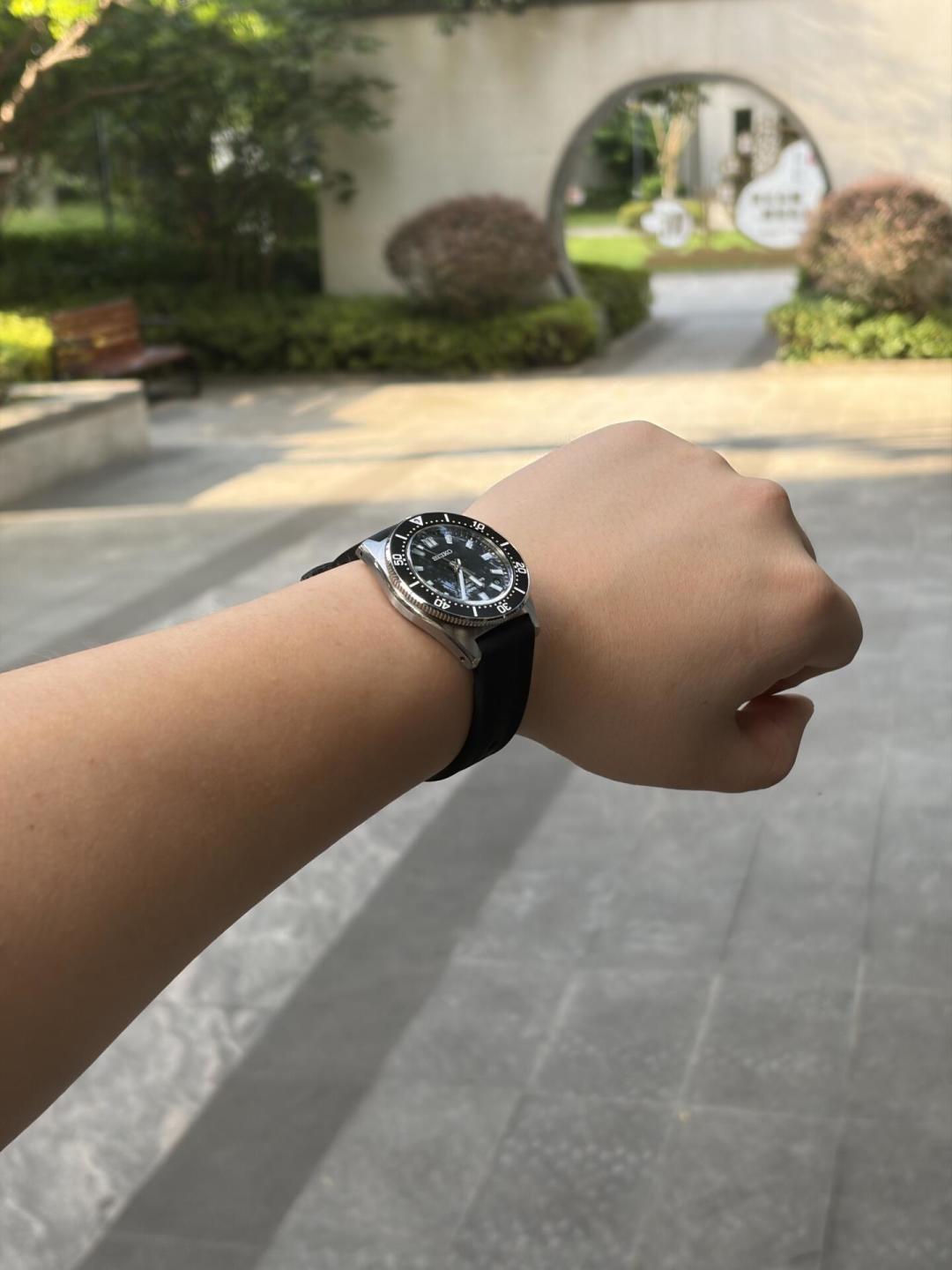 宝珀新表被说像精工小元祖:替身的方向反了,这块8.8K潜水表值得买吗