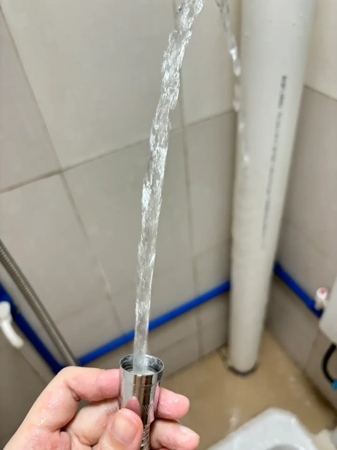 花洒水小先别急着买增压花洒:翻完全网上百篇体验帖,0元自检和花钱顺序都在这