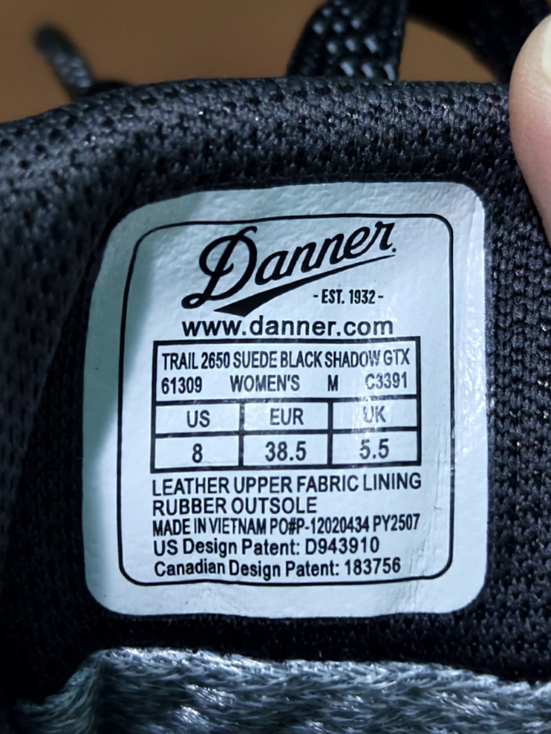 Danner 2650新款换成猪皮了?鞋盒标签吵翻评论区:怎么查、谁该退、哪些款是牛皮,一次说清