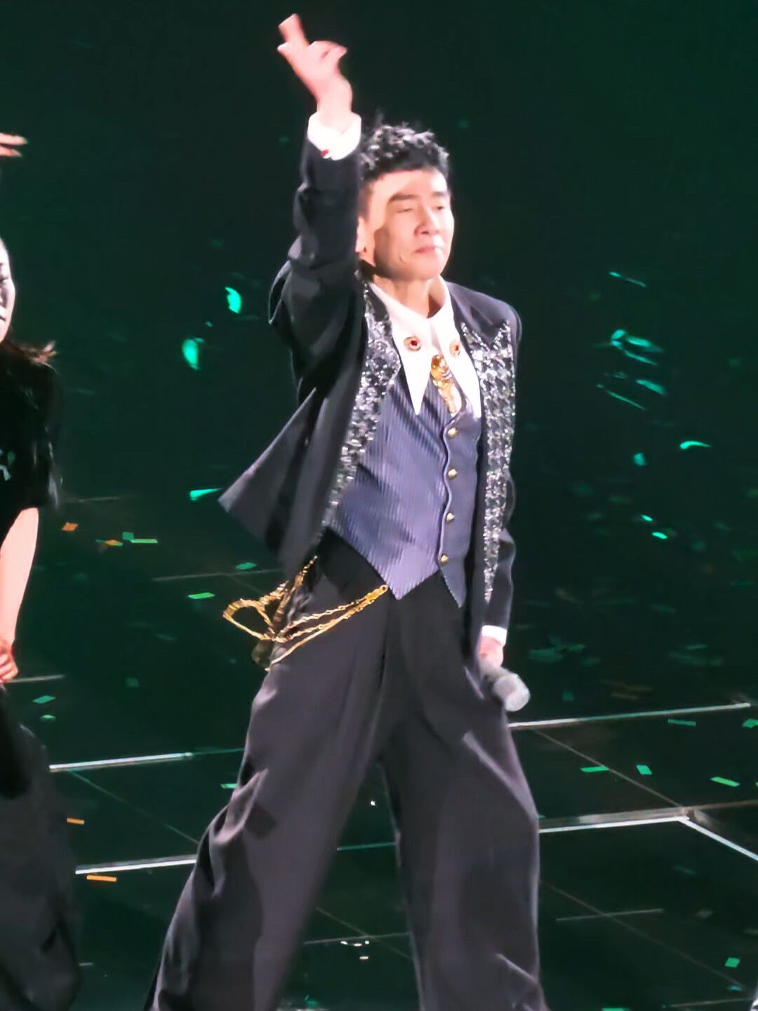 59岁陈小春说“不敢退休”:有人替他算账,有人看到自己的中年