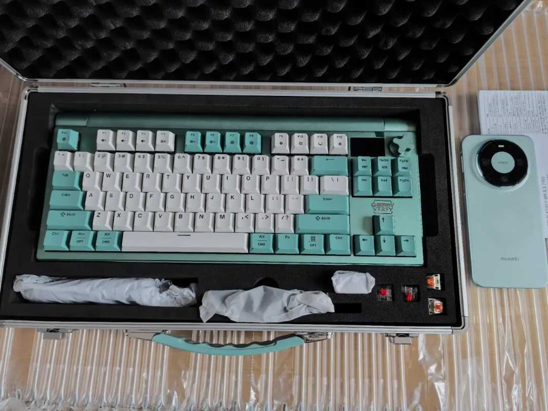 樱桃马卡龙卖了38天:同一把MX8.3 PRO,标准色跌到1755元,还该为「蒂芙尼蓝」多掏2149元吗?