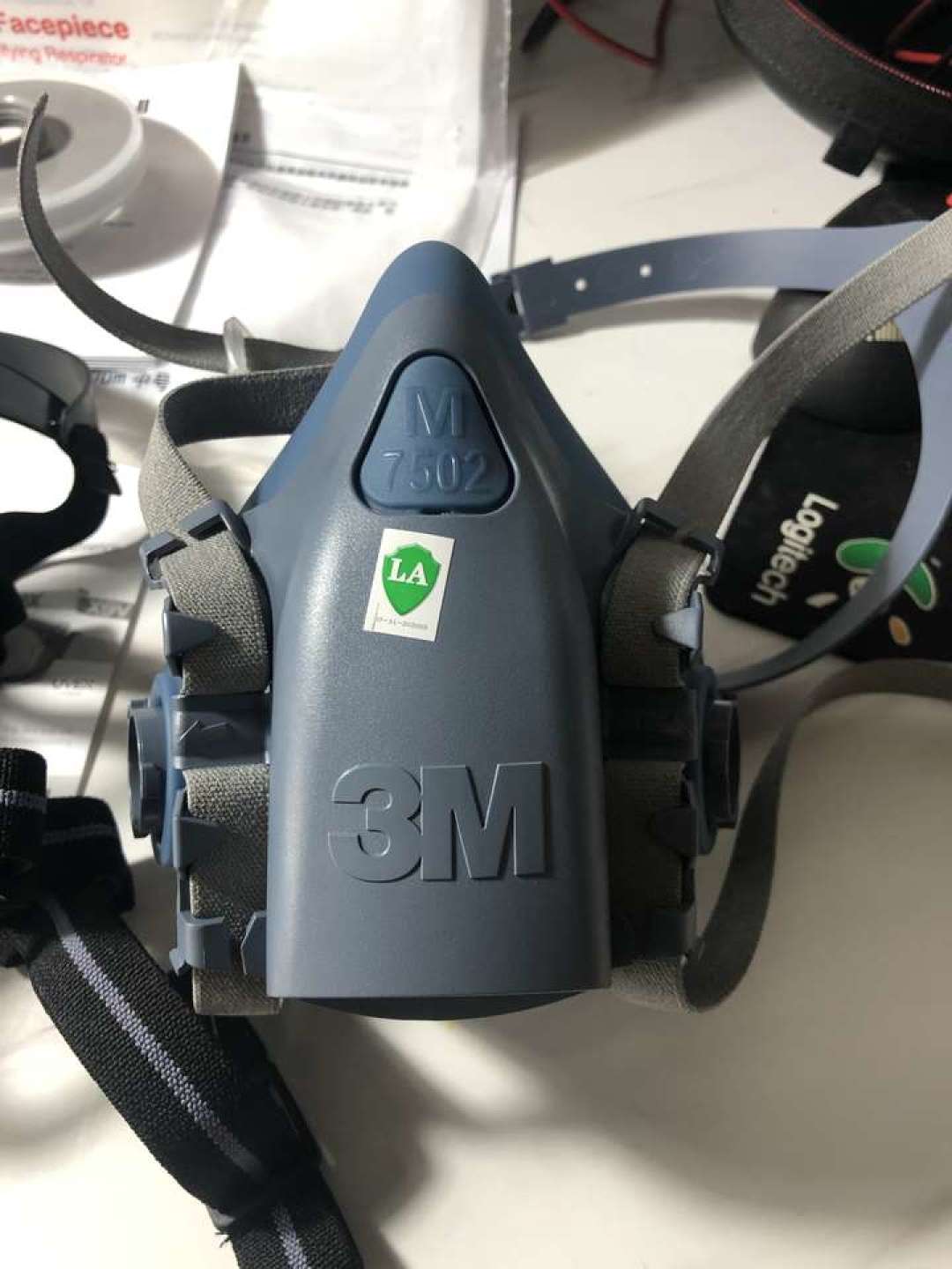 3M 7502一个一百多,为什么装修老手说比一次性口罩省钱:翻完全网近40篇帖子和几百条评论,我把这笔账算清楚了