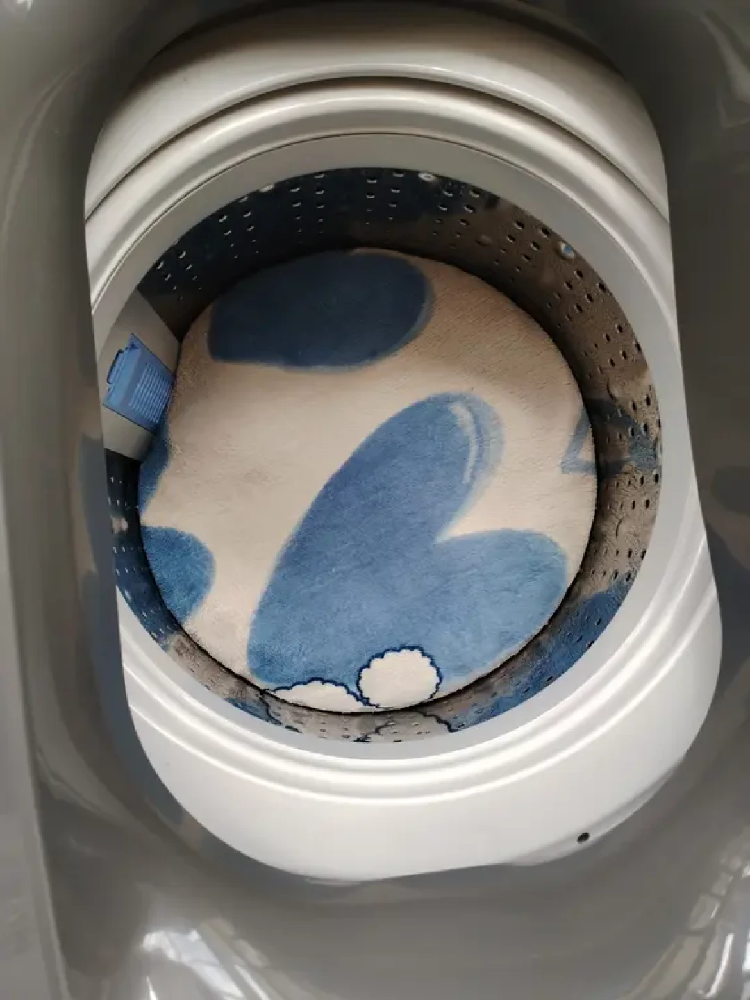套被套的折磨被做成了生意：这周爆火的免被套水洗被，买前先看水洗标三处