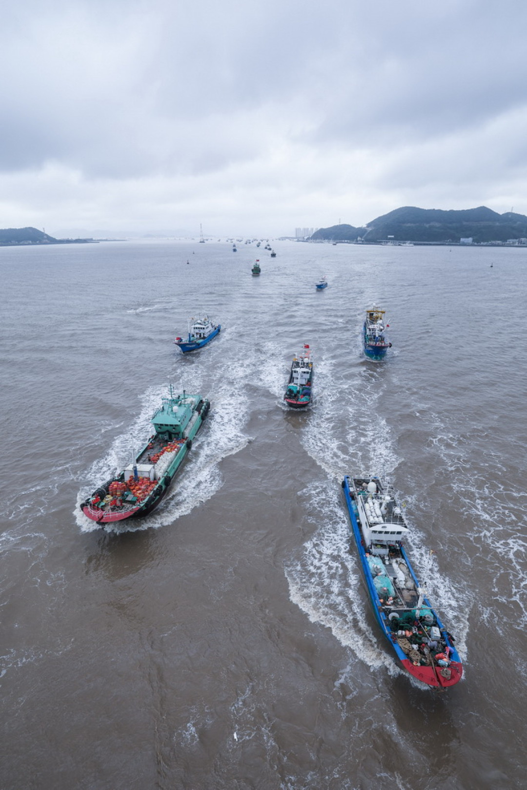 南海开渔,千帆竞发:这个秋天想去海钓,先收好这份开渔时间表和费用账