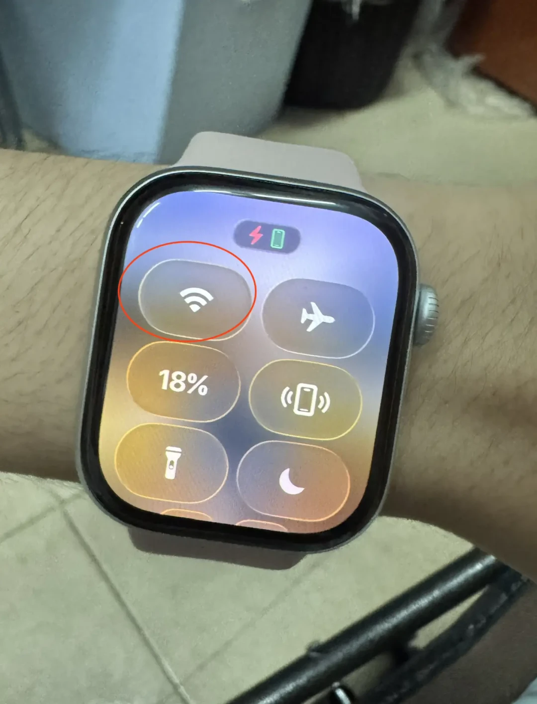 watchOS 27 只剩三周,Apple Watch 先别急着点更新:把 26.0 到 27 beta6 的真实续航反馈翻了一遍,该停哪个版本有数了