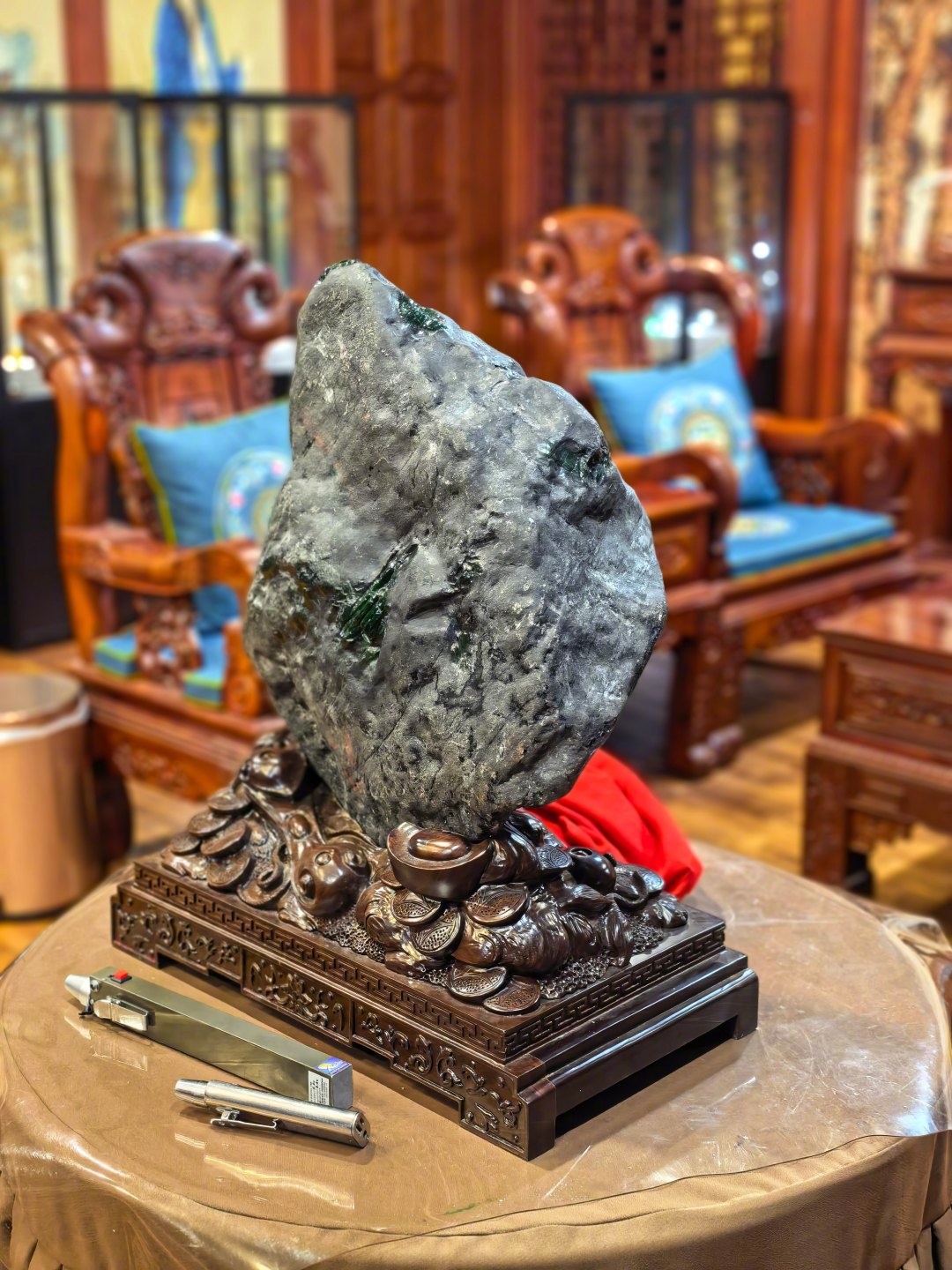 精品料溢价数倍，帝王绿却流拍：缅甸公盘开标后，想跟风“翡翠涨价”的先看清这三层价