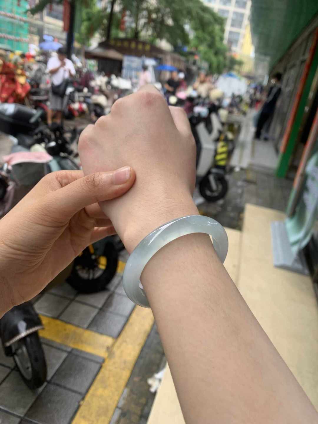 精品料溢价数倍，帝王绿却流拍：缅甸公盘开标后，想跟风“翡翠涨价”的先看清这三层价