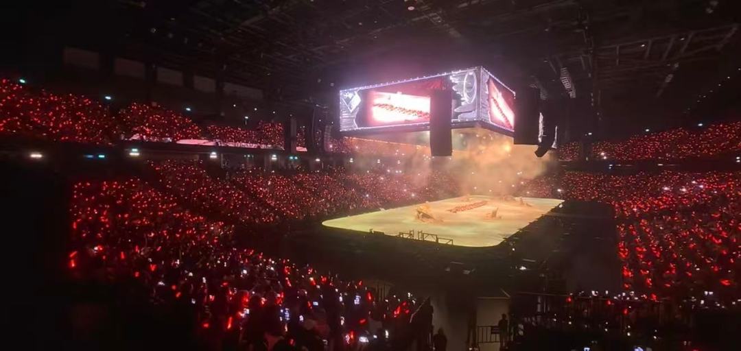 澳门场110万人抢近3万张票，蔡徐坤新加坡场再缩2000个座位：想补遗憾的先算这笔账
