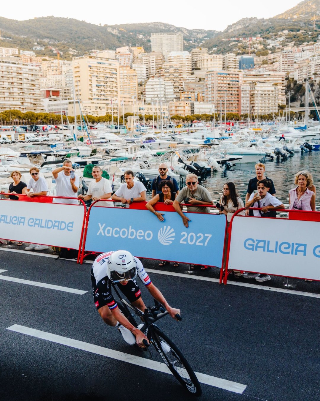 布南说换个车队能快2公里每小时,三年后波加查拿了五届环法:是COLNAGO带飞他,还是他带飞COLNAGO?
