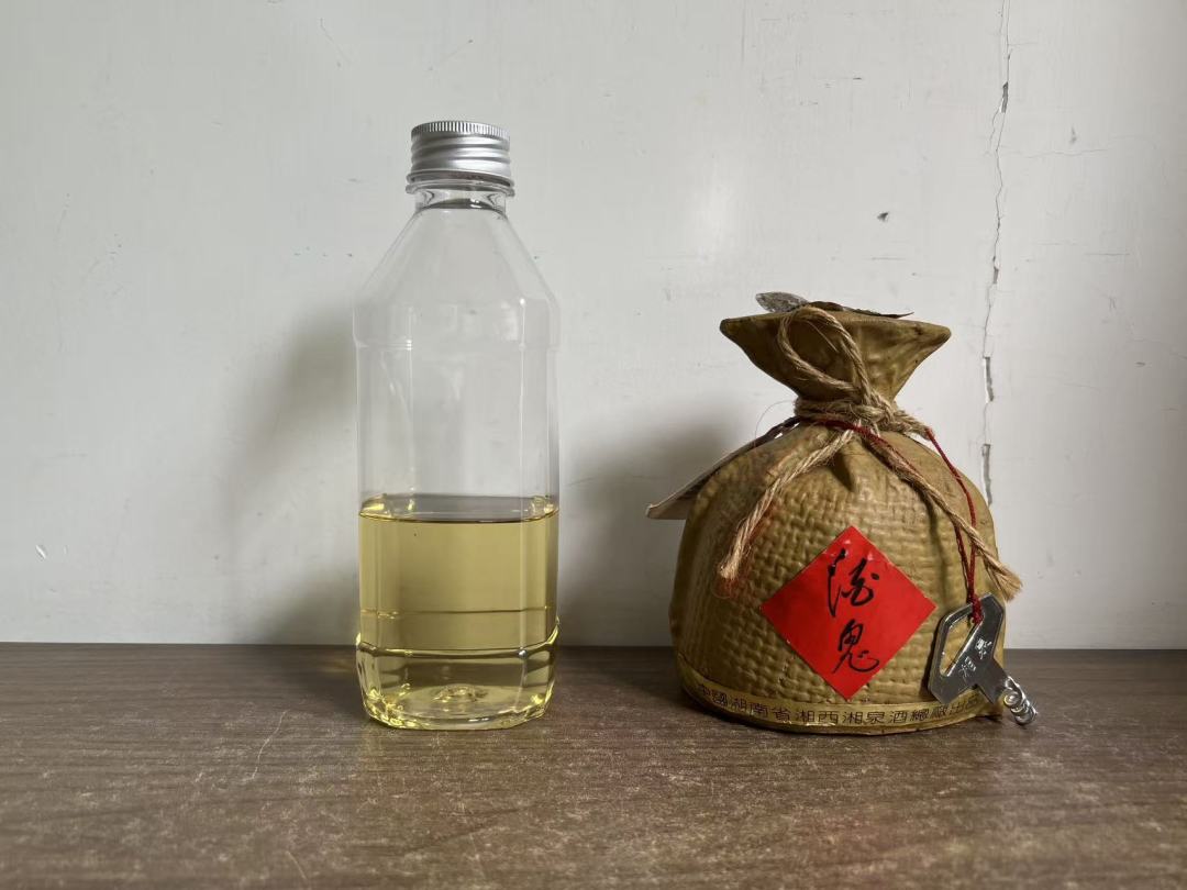 当年比茅台还贵，如今跌到“口粮价”：90年代酒鬼酒的漏，捡的其实是盲盒