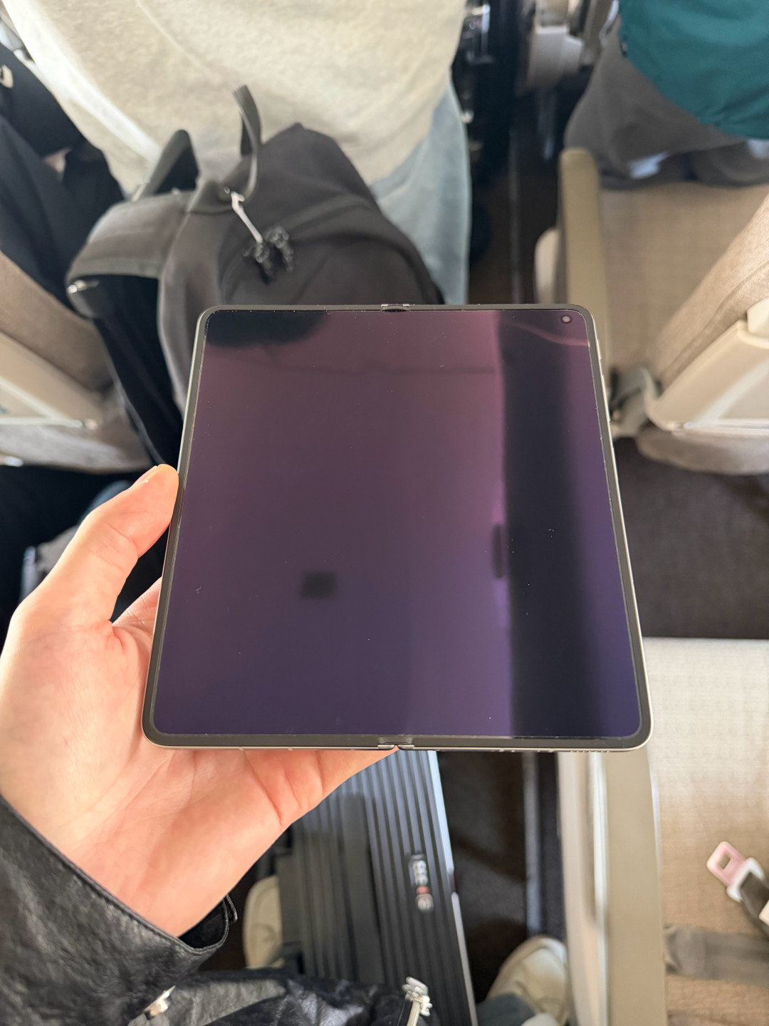 OPPO确认做阔折叠,但没给时间表:Pura X Max卖出68万台、Fold 8改4:3,现在抄底8499元的Find N6还是等?