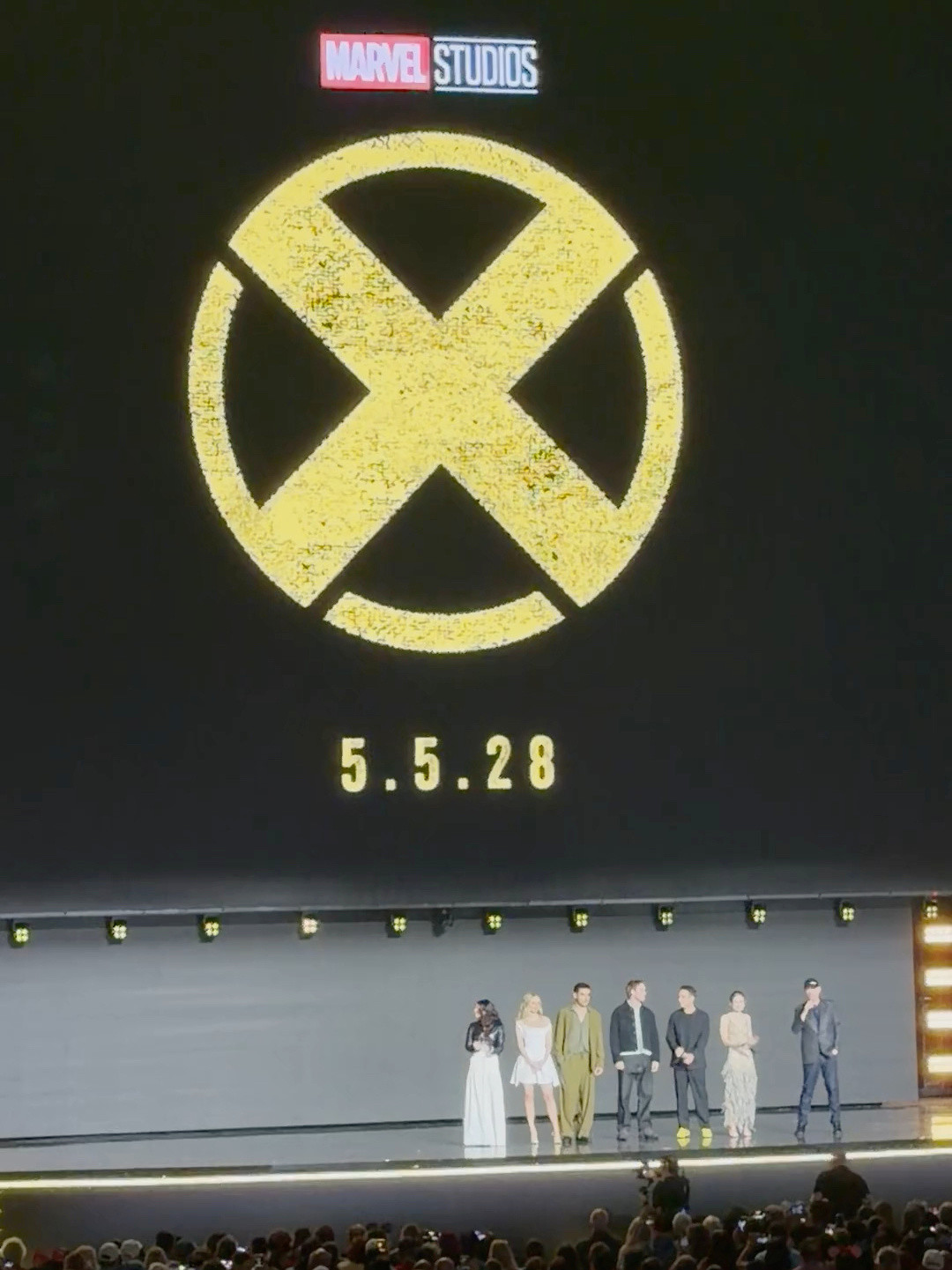 新版《X战警》定档2028:反派署名“米尔布里”,7人官宣阵容里藏了3条漫画暗线