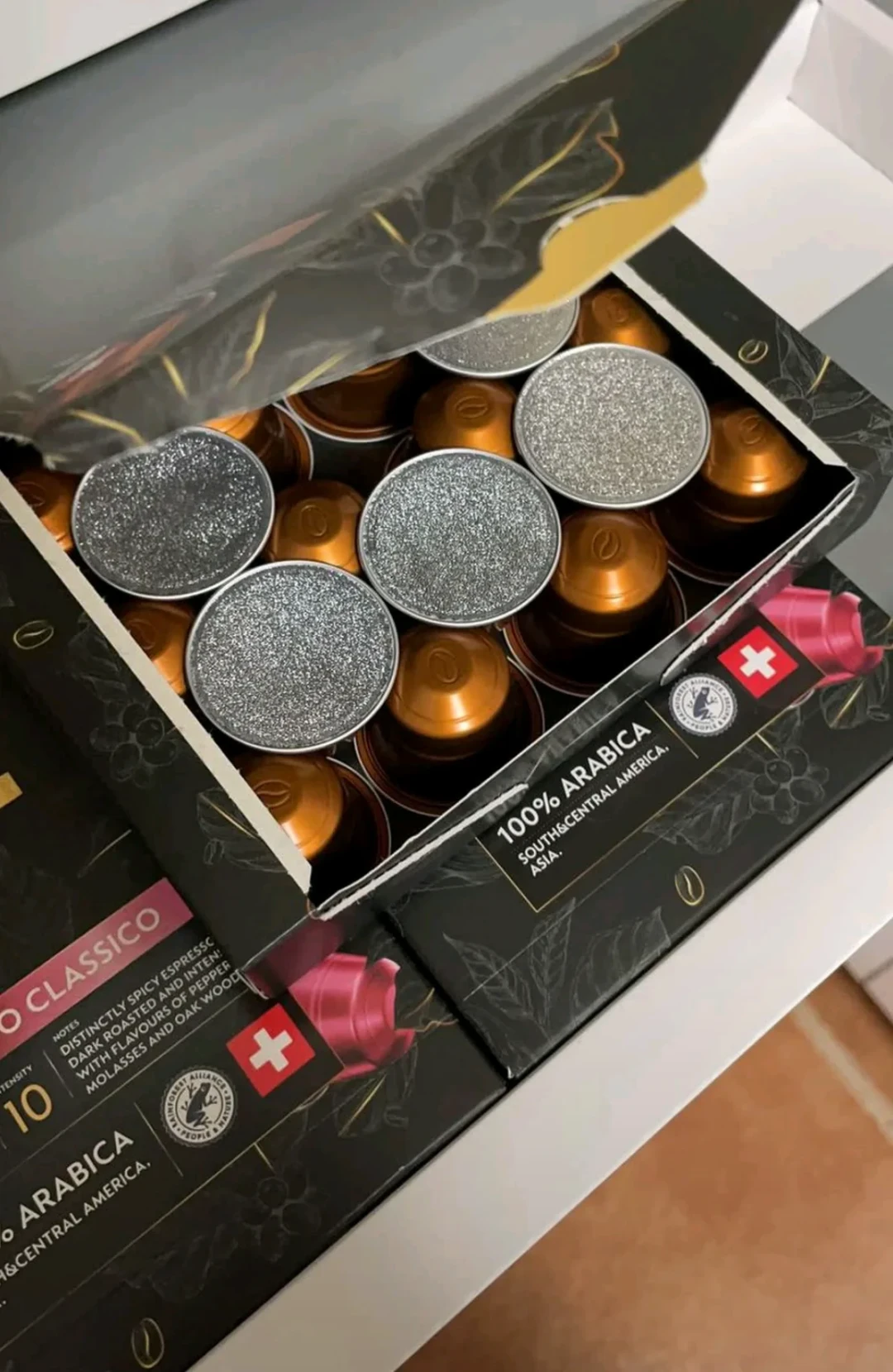 一颗胶囊折合577元/公斤:Nespresso的成本吵翻了,真正的底价不在评论区,在你的机器是什么系统