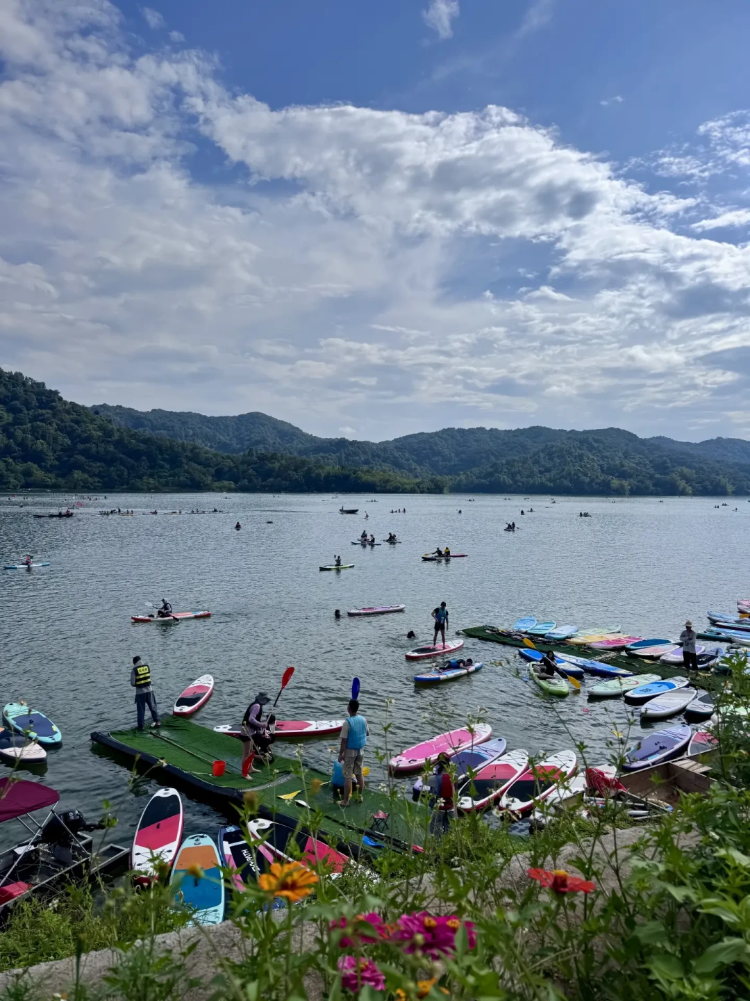 水里泡着≠不出汗:明天出伏,夏天最后一场玩水前,把补水这笔账算清