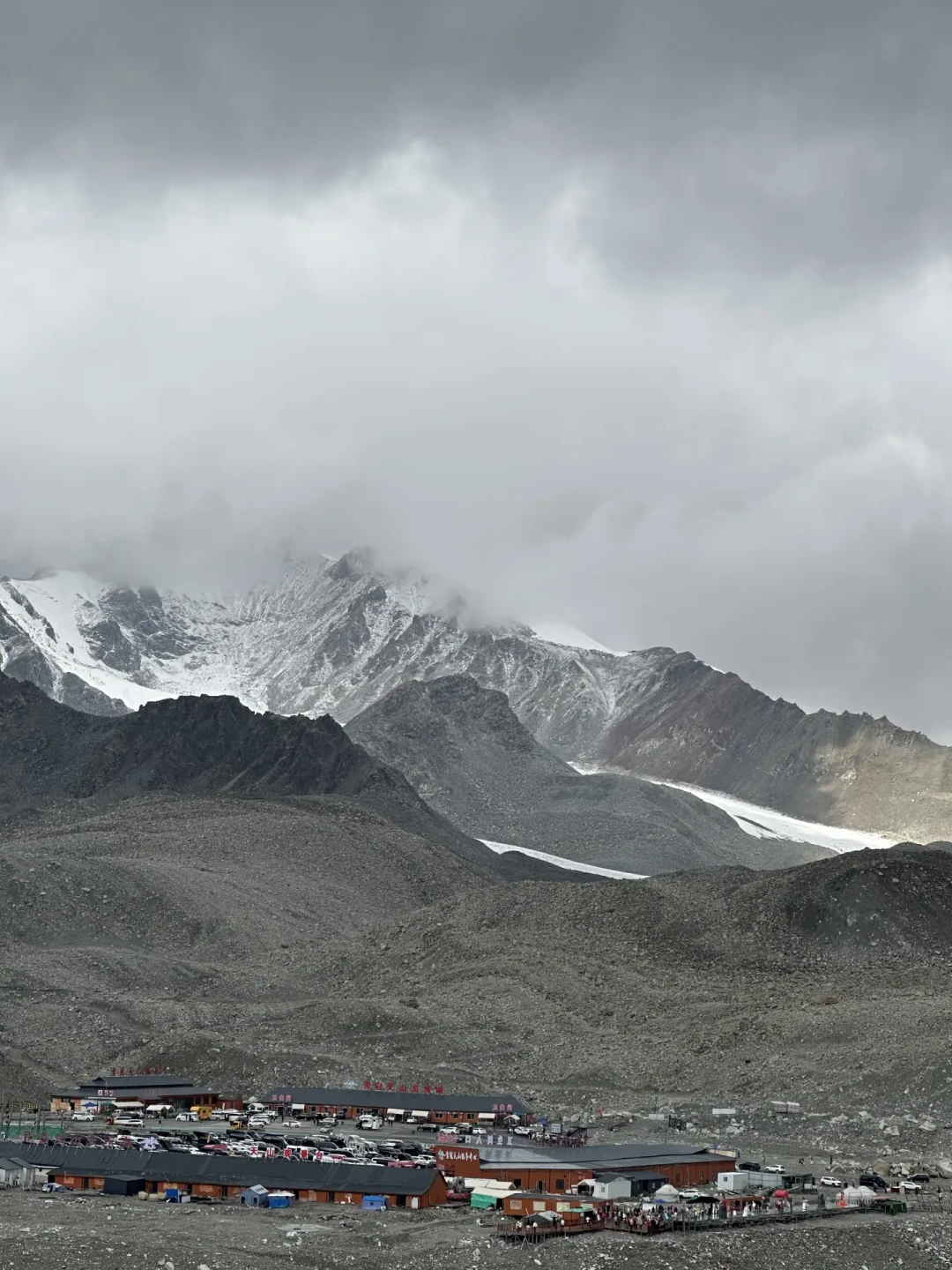 昨天独库公路乔尔玛突降雪和冰雹：暑期最后一周带娃进山前，先算一笔“缓冲账”