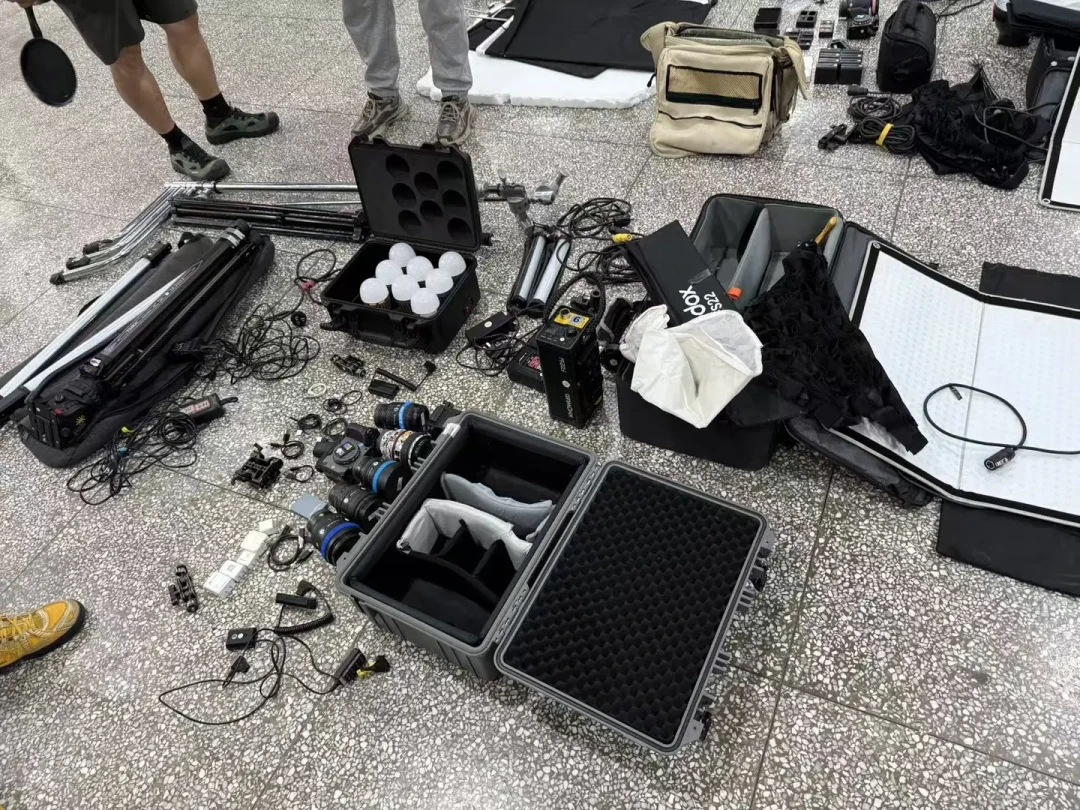 一个镜头花掉几万块?拆解电影里5个名场面运镜:3个用你手头的设备就能拍出来