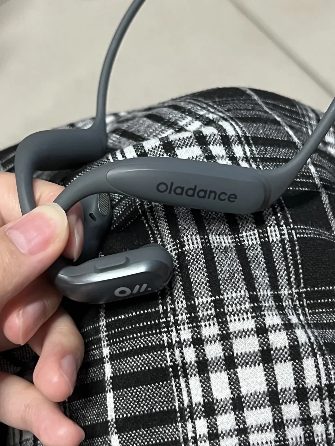 Oladance坏了别急着交699元“换新费”:老用户的下一副耳机,这笔钱该怎么花